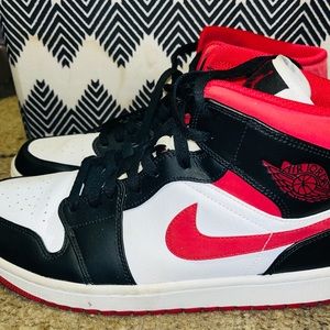 Air Jordan 1. Red bottom. Like New Condition. Size 11.